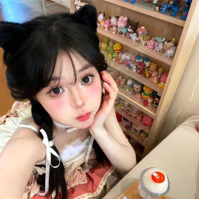 金牌客服董董恩